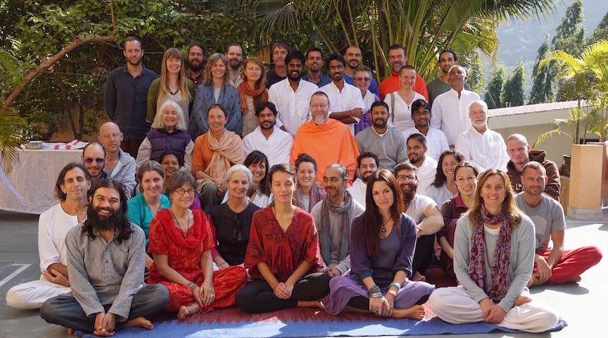 ajatananda-ashram-rishikesh-satsang-retreat-6