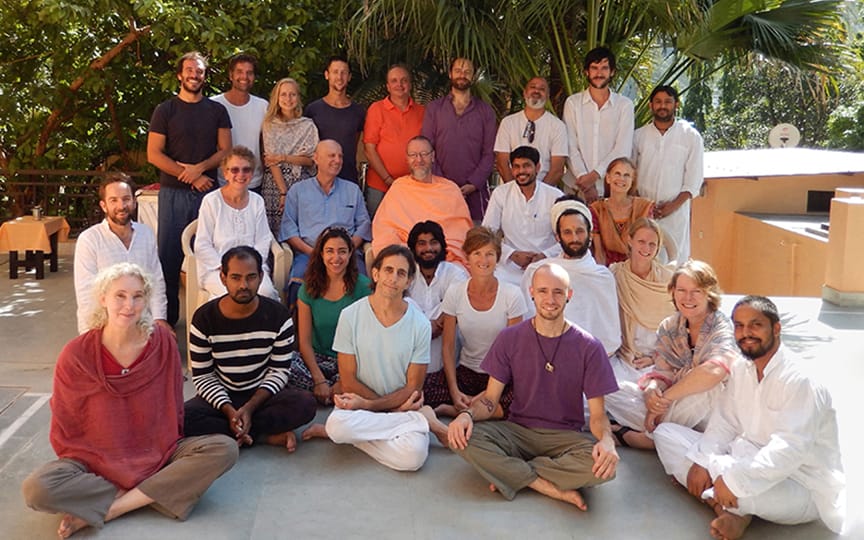 ajatananda-ashram-rishikesh-satsang-retreat-1-540