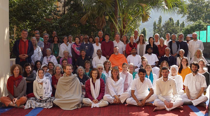 ajatananda-ashram-rishikesh-satsang-retreat-10