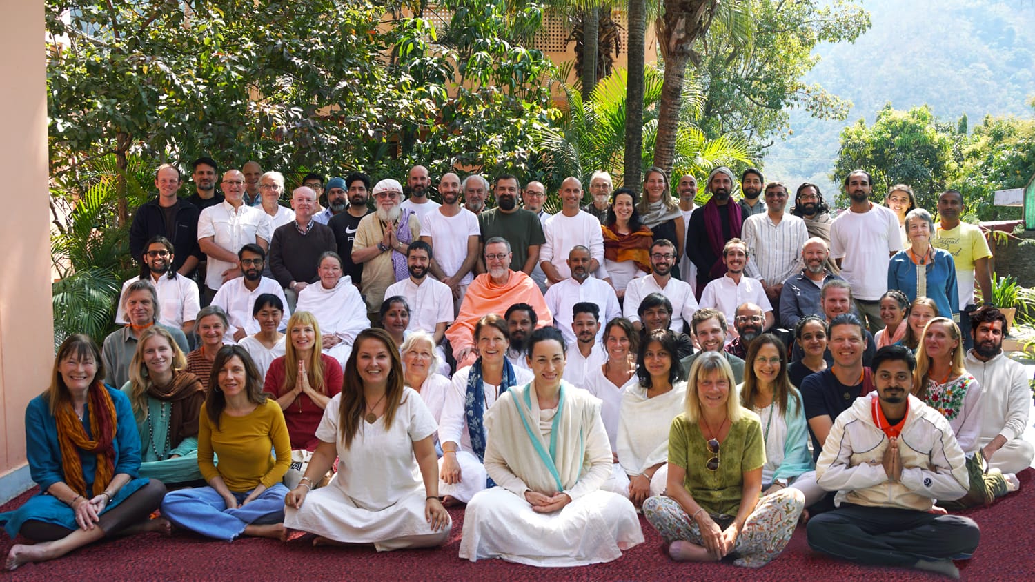 Ajatananda-Ashram,-March-2024-Retreat---Group-Picture-(resized)