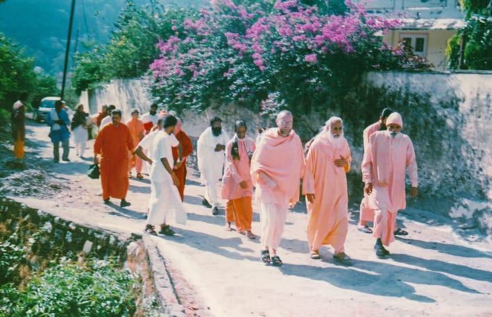 ajatananda_ashram_swami_atmananda_1-r